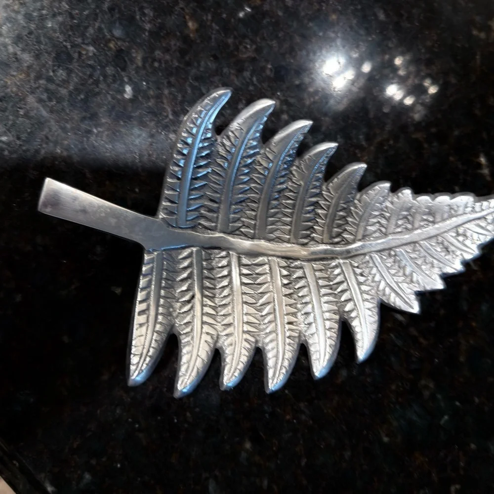 Silver Leaf-Shaped Decorative Trays - Picture 12 of 14